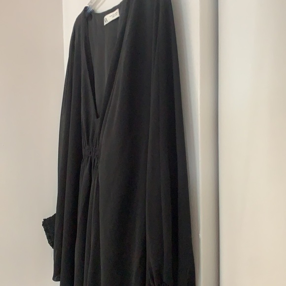 Zara Black V-Neck Cape Style Gathered Flowy Dress - Picture 12 of 14